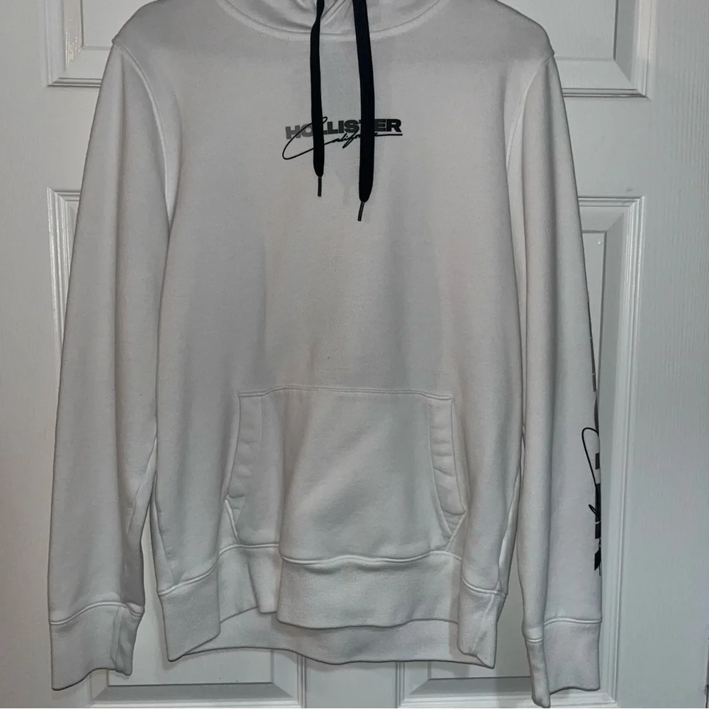 Young men’s Hollister hoodie